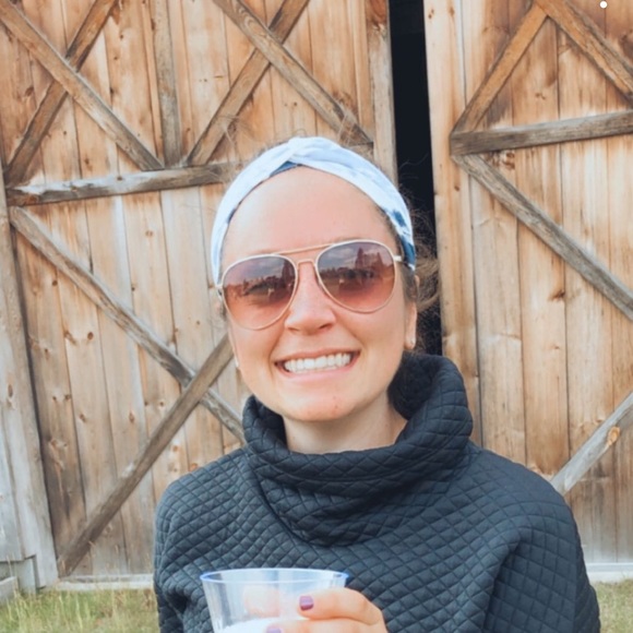 Meet your Posher, Brenna - Picture 1 of 1